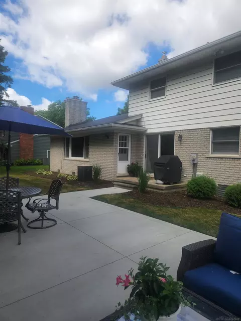 Exterior - 330 E Meldrum Cir, Saint Clair, MI 48079 photo 8 of 8