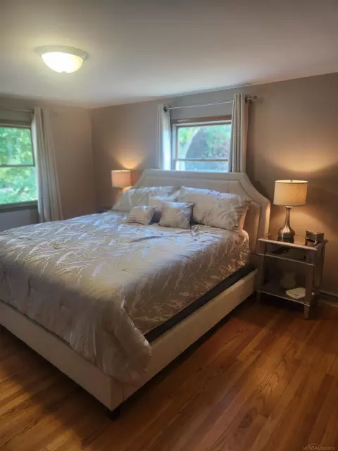 Bedroom - 330 E Meldrum Cir, Saint Clair, MI 48079 photo 2 of 6