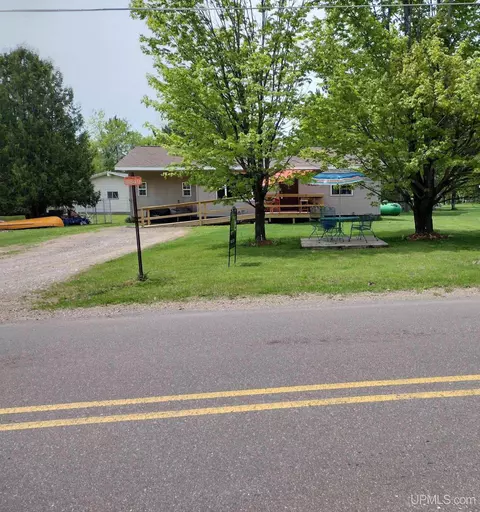 8649 Hawks, Republic, MI 49879