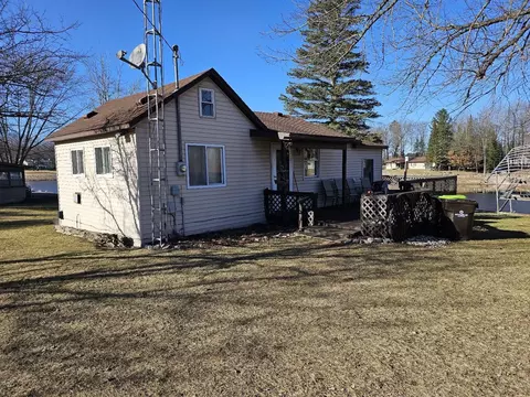 1417 Sioux, Gladwin, MI 48624 photo 2