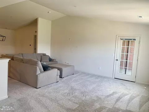 22041 Aberdeen, Macomb, MI 48042 photo 6