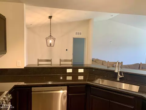22041 Aberdeen, Macomb, MI 48042 photo 4
