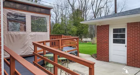 Exterior - 2548 Deborah, Monroe, MI 48162 photo 5 of 10