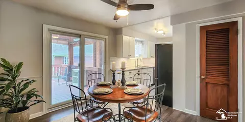 Dining - 2548 Deborah, Monroe, MI 48162 photo 2 of 2