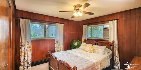 Bedroom - 2548 Deborah, Monroe, MI 48162 photo 2 of 4