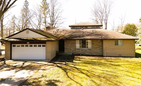 1226 S S Ctr, Saginaw, MI 48638