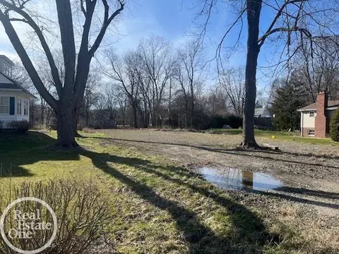39125 Chartier, Harrison Township, MI 48045