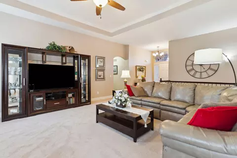 Living - 17540 Eider, Clinton Township, MI 48038 photo 3 of 4