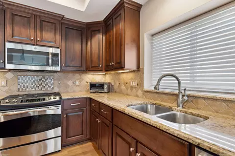 Kitchen - 17540 Eider, Clinton Township, MI 48038 photo 5 of 5