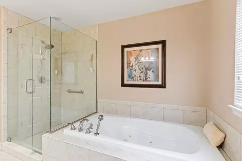 Bath - 17540 Eider, Clinton Township, MI 48038 photo 3 of 7