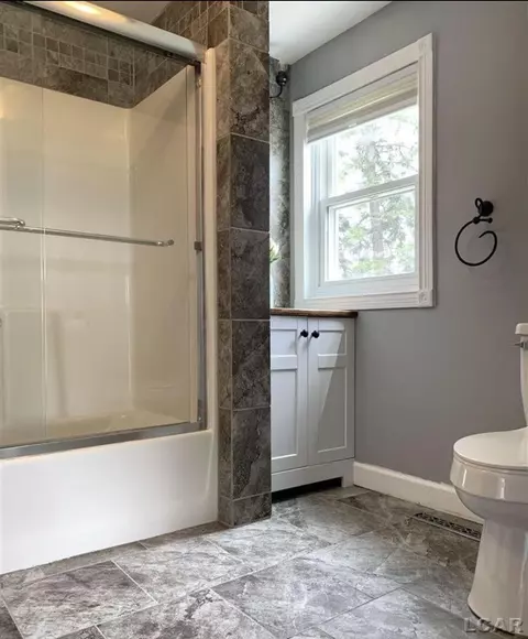 Bath - 7776 Riga, Riga, MI 49276 photo 2 of 2