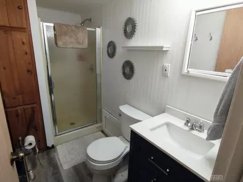 Bath - 513 Ithaca, Harrison, MI 48625 photo 1 of 3