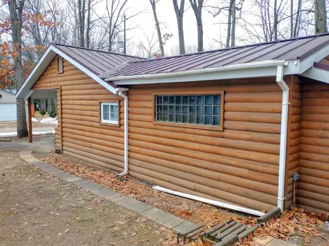 Exterior - 513 Ithaca, Harrison, MI 48625 photo 4 of 5