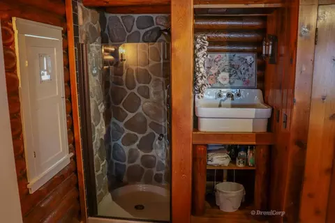 Bath - 4415 Wagarville, Gladwin, MI 48624 photo 1 of 5