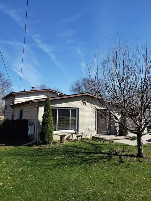 1006 N Chipman, Owosso, MI 48867