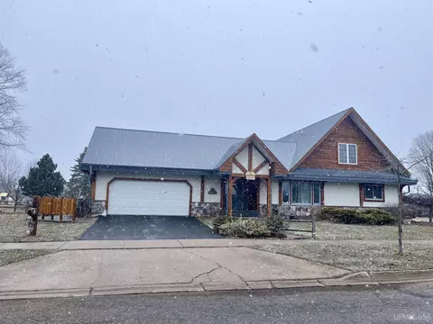 216 Dakota, Gladstone, MI 49837