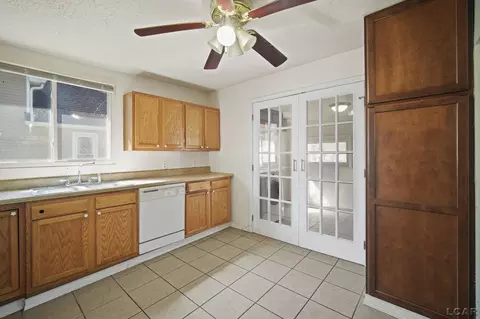 Kitchen - 544 Tabor, Adrian, MI 49221 photo 3 of 5