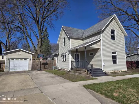 113 N Oak, Owosso, MI 48867