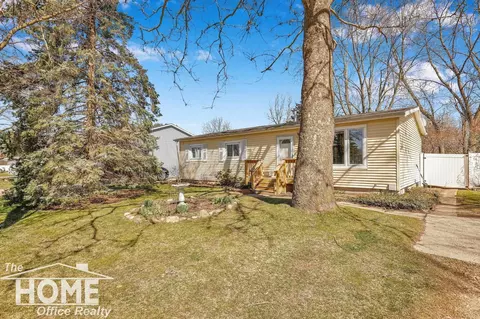 411 White Oak, Perry, MI 48872