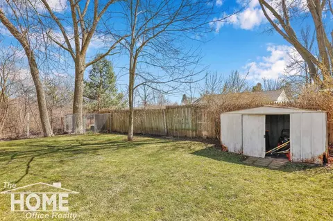 Exterior - 411 White Oak, Perry, MI 48872 photo 6 of 7