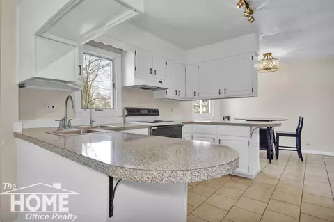 Kitchen - 411 White Oak, Perry, MI 48872 photo 4 of 4