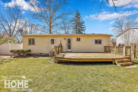 Exterior - 411 White Oak, Perry, MI 48872 photo 5 of 7