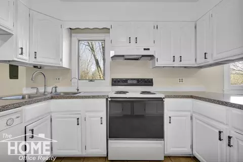 Kitchen - 411 White Oak, Perry, MI 48872 photo 3 of 4