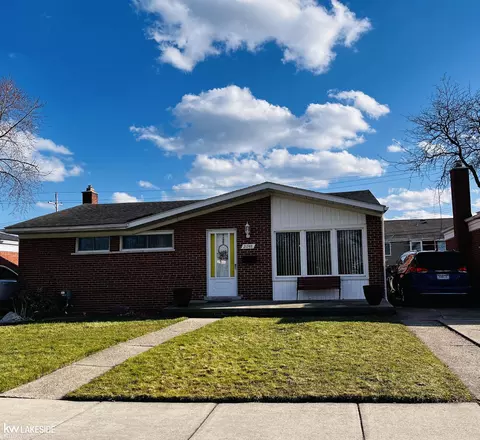 21748 Timberidge, Saint Clair Shores, MI 48082