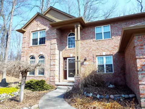 4492 Chloe, Waterford, MI 48329