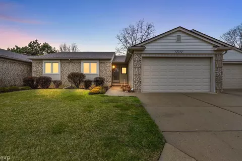 13713 Maple Grove Ave, Shelby Township, MI 48315