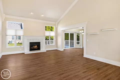 Living - 45597 Delmar, Macomb, MI 48044 photo 3 of 6