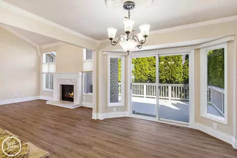 Living - 45597 Delmar, Macomb, MI 48044 photo 4 of 6