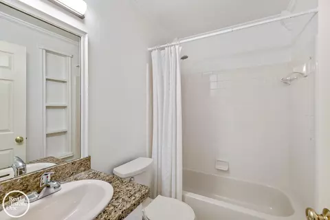 Bath - 45597 Delmar, Macomb, MI 48044 photo 3 of 4
