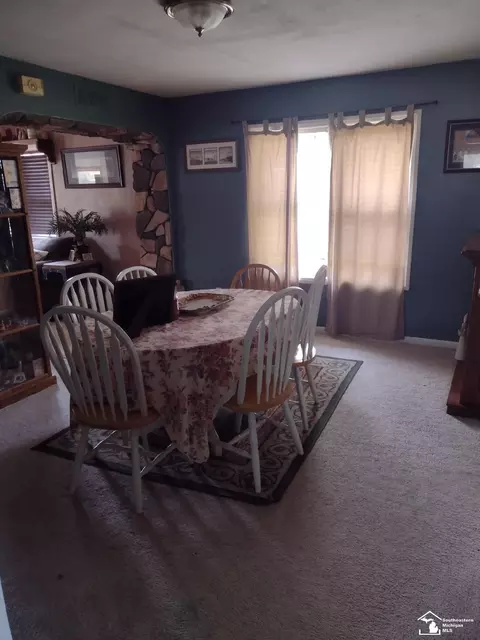 Dining - 461 Rawson, Dundee, MI 48131 photo 2 of 2