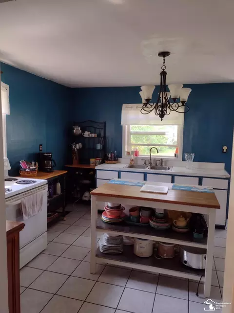 Kitchen - 461 Rawson, Dundee, MI 48131 photo 1 of 3