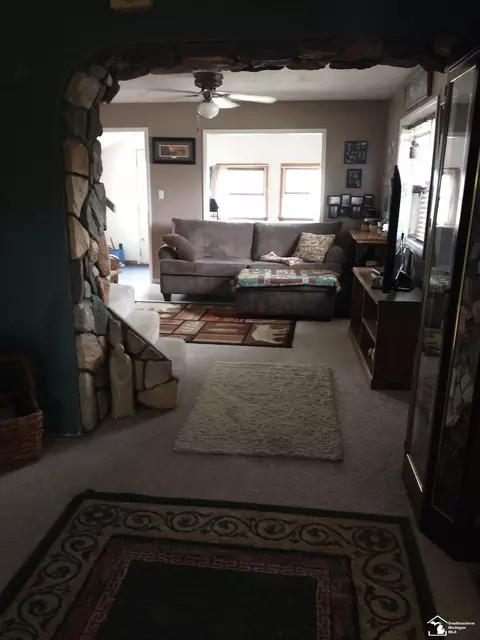 Living - 461 Rawson, Dundee, MI 48131 photo 2 of 3