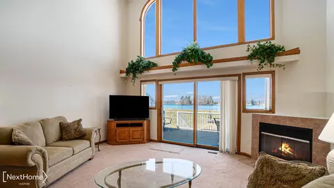 Living - 1748 Castleview, Gladwin, MI 48624 photo 2 of 4