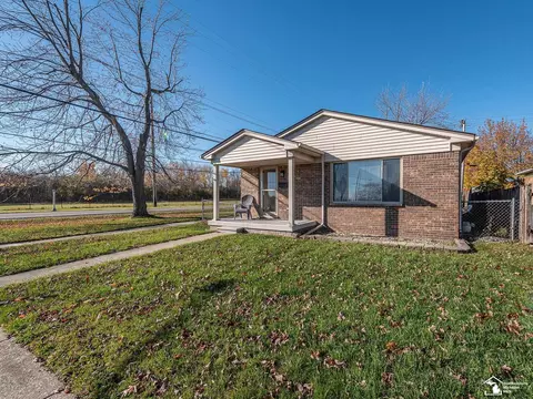 4710 17th, Wyandotte, MI 48192