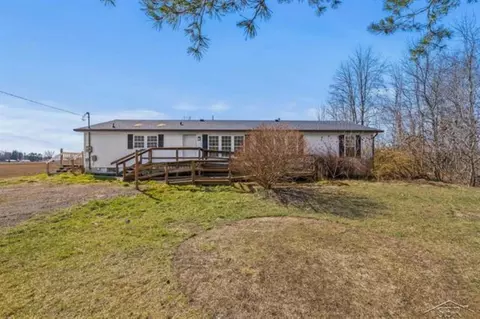 5175 N Five Mile, Hope, MI 48628