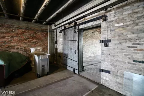 1273 Broadway, Flint, MI 48506 photo 9