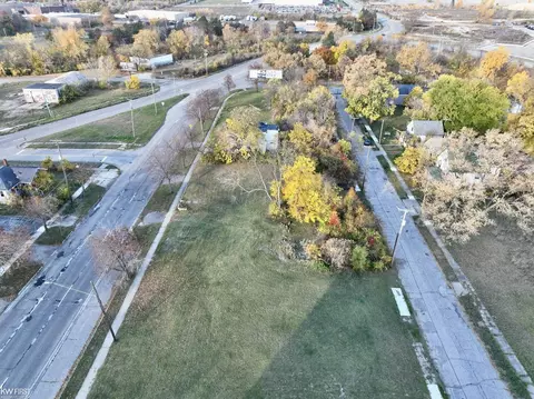 1273 Broadway, Flint, MI 48506 photo 4