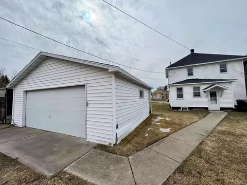 828 N 5th, Iron River, MI 49935