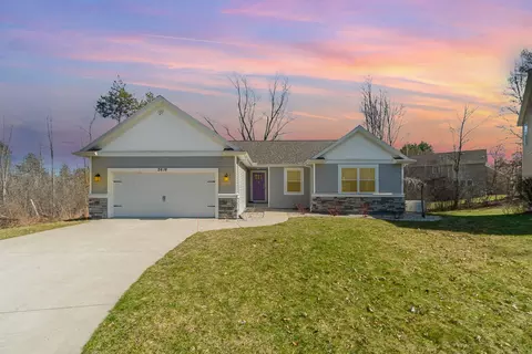 2616 Deerwood, Midland, MI 48642