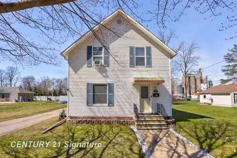 210 S Clark, Chesaning, MI 48616