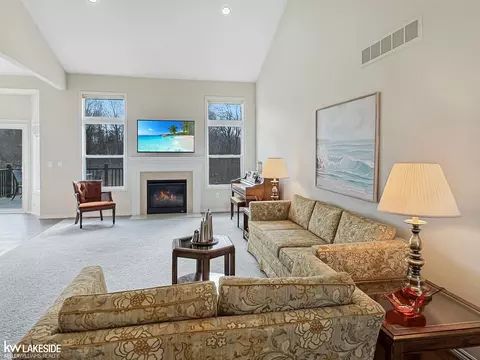 Living - 5212 Hawkseye, Warren, MI 48092 photo 1 of 9