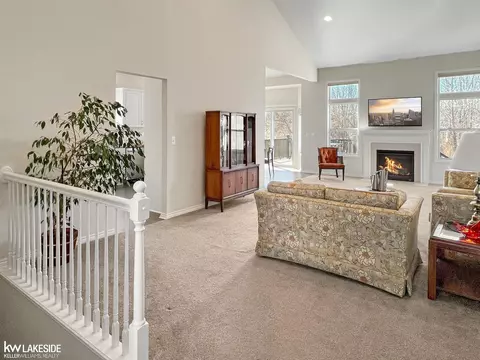 Living - 5212 Hawkseye, Warren, MI 48092 photo 2 of 9