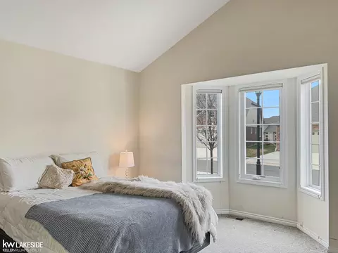 Bedroom - 5212 Hawkseye, Warren, MI 48092 photo 4 of 5