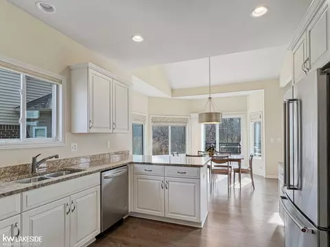 Kitchen - 5212 Hawkseye, Warren, MI 48092 photo 3 of 3