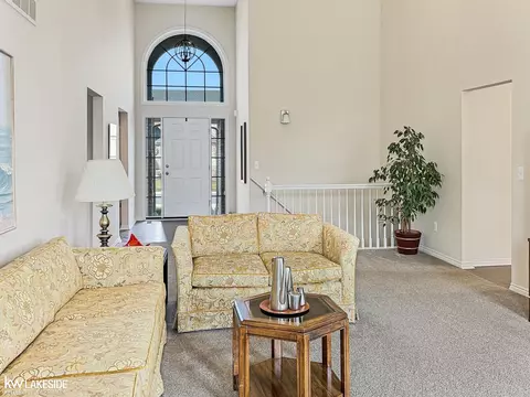 Living - 5212 Hawkseye, Warren, MI 48092 photo 3 of 9