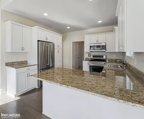 Kitchen - 5212 Hawkseye, Warren, MI 48092 photo 1 of 3